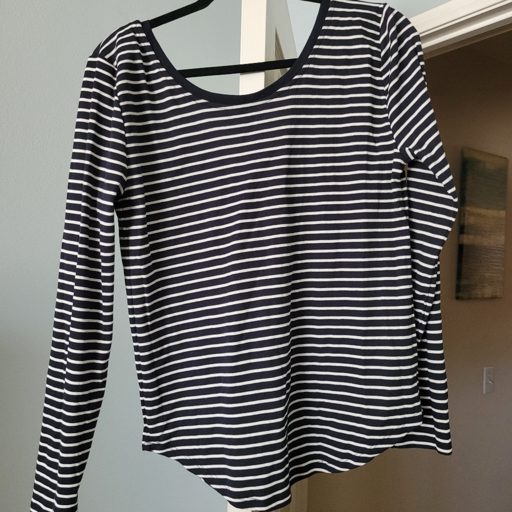 Long sleeve tee shirt